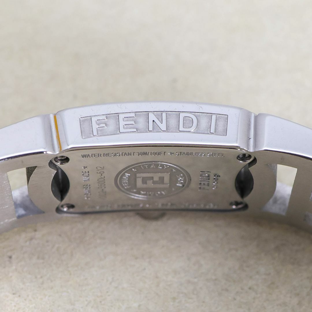 稼働 FENDI 腕時計 3600L Fベルト バングルウォッチ 外箱付 s 稼働 FENDI 腕時計 3600L Fベルト バングルウォッチ 外箱付 s