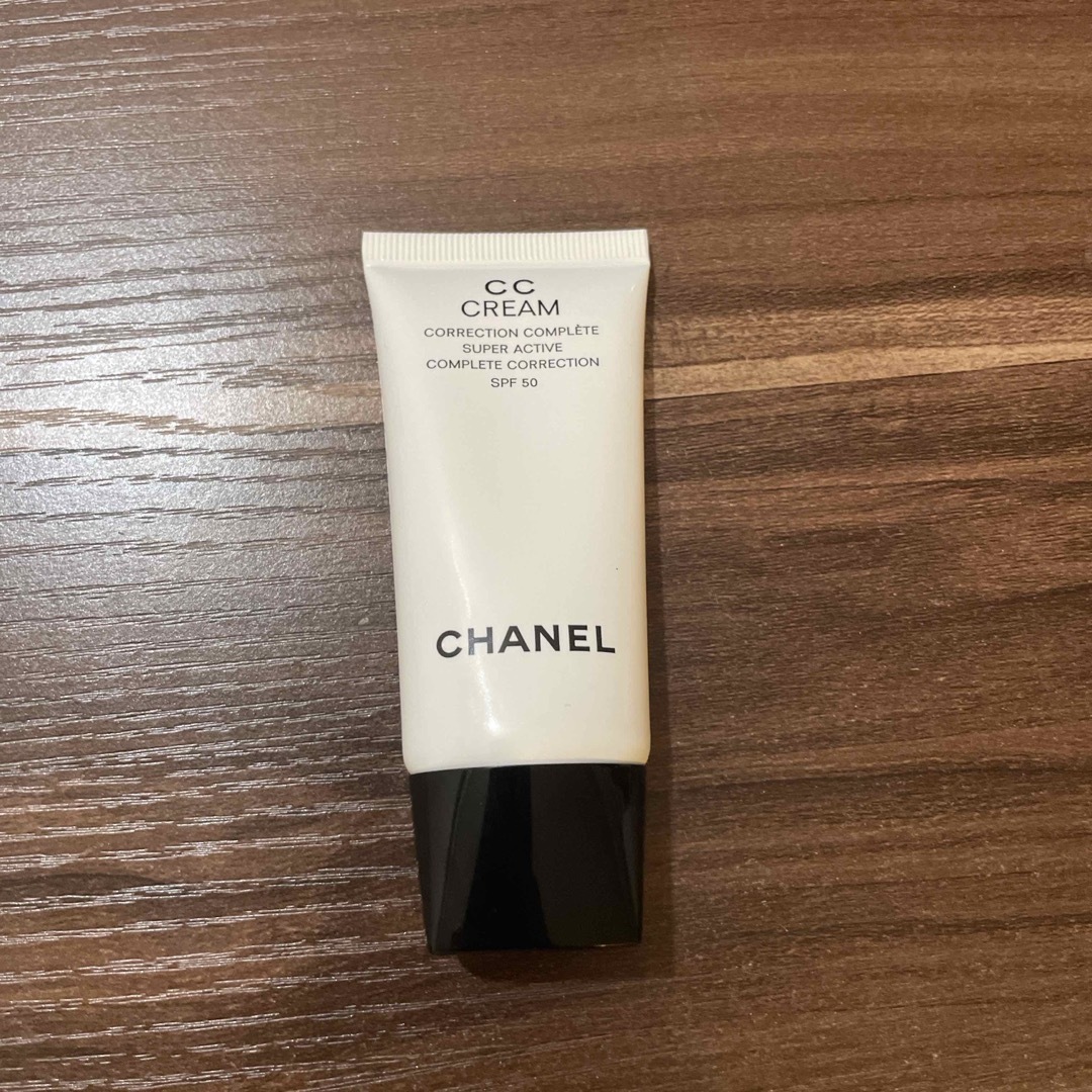 人気を誇る CHANEL 21ベージュ CCクリームN 化粧下地