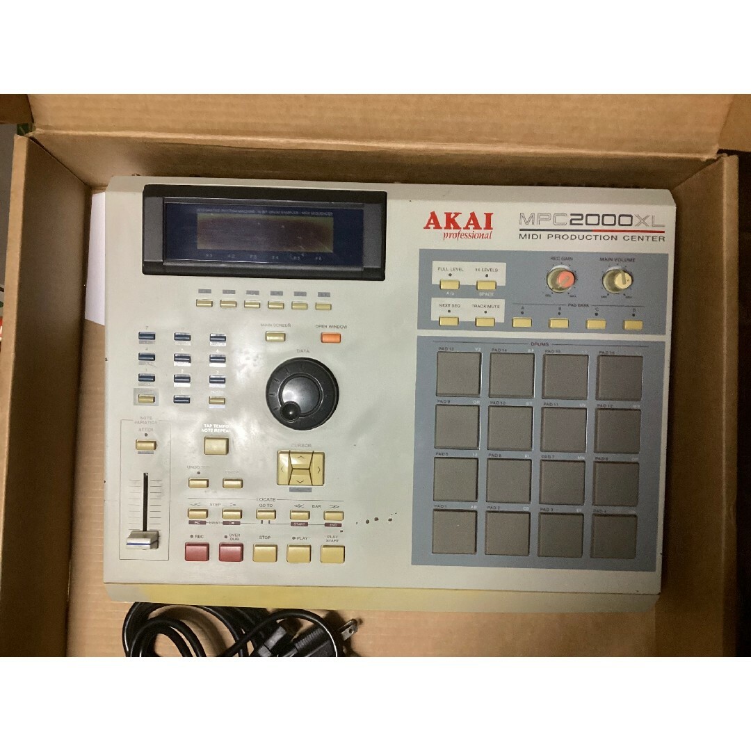 AKAI MPC2000XL (CFに換装・8パラアウト付) DTM/DAW AKAI MPC2000XL (CFに換装・8パラアウト付) DTM/DAW