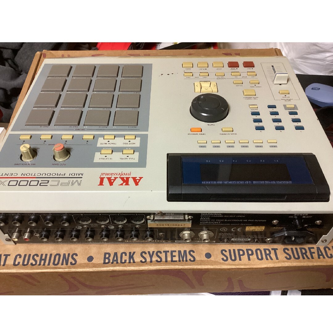 AKAI MPC2000XL (CFに換装・8パラアウト付) DTM/DAW AKAI MPC2000XL (CFに換装・8パラアウト付) DTM/DAW