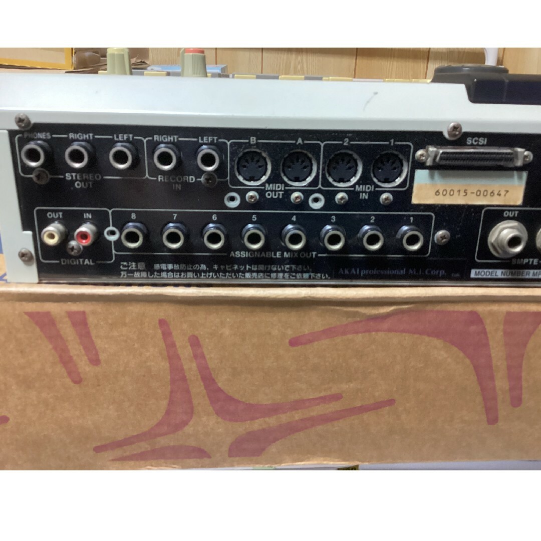 AKAI MPC2000XL (CFに換装・8パラアウト付) DTM/DAW AKAI MPC2000XL (CFに換装・8パラアウト付) DTM/DAW
