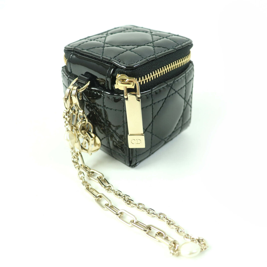 Christian Dior - 美品☆Christian Dior クリスチャンディオール S0976OVRB LADY DIOR パテントレザー カナージュ ロゴチャーム付 キューブ マイクロ ポーチ ブラック 保存袋付き イタリア製 レディース