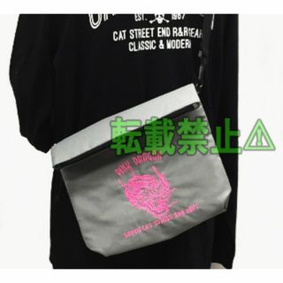 BOUNTY HUNTER - クリームソーダナイロン刺繍ショルダーバッグ BOUNTY HUNTER - クリームソーダナイロン刺繍ショルダーバッグ