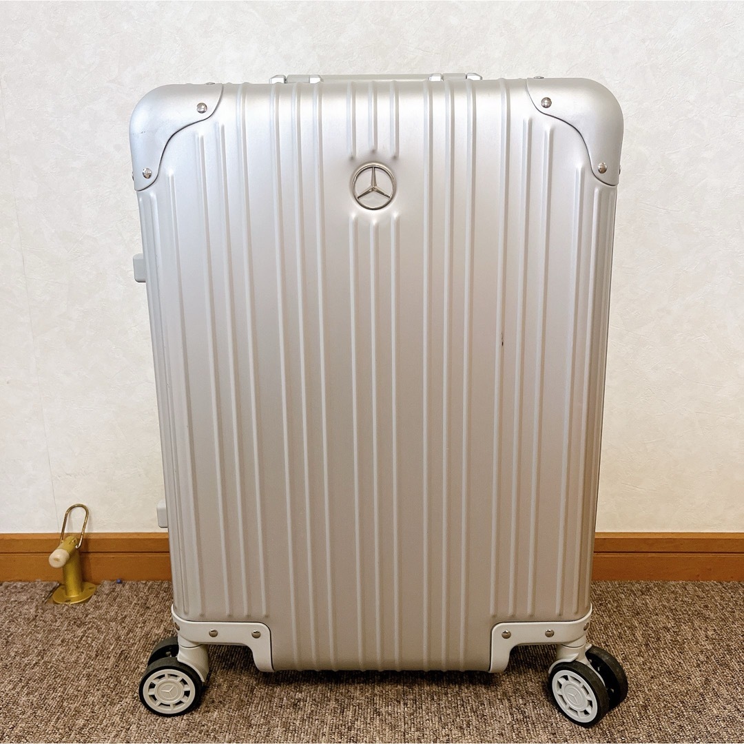 ちえこり様専用 メルセデスベンツ アルミスーツケース 32L ちえこり様専用 メルセデスベンツ アルミスーツケース 32L