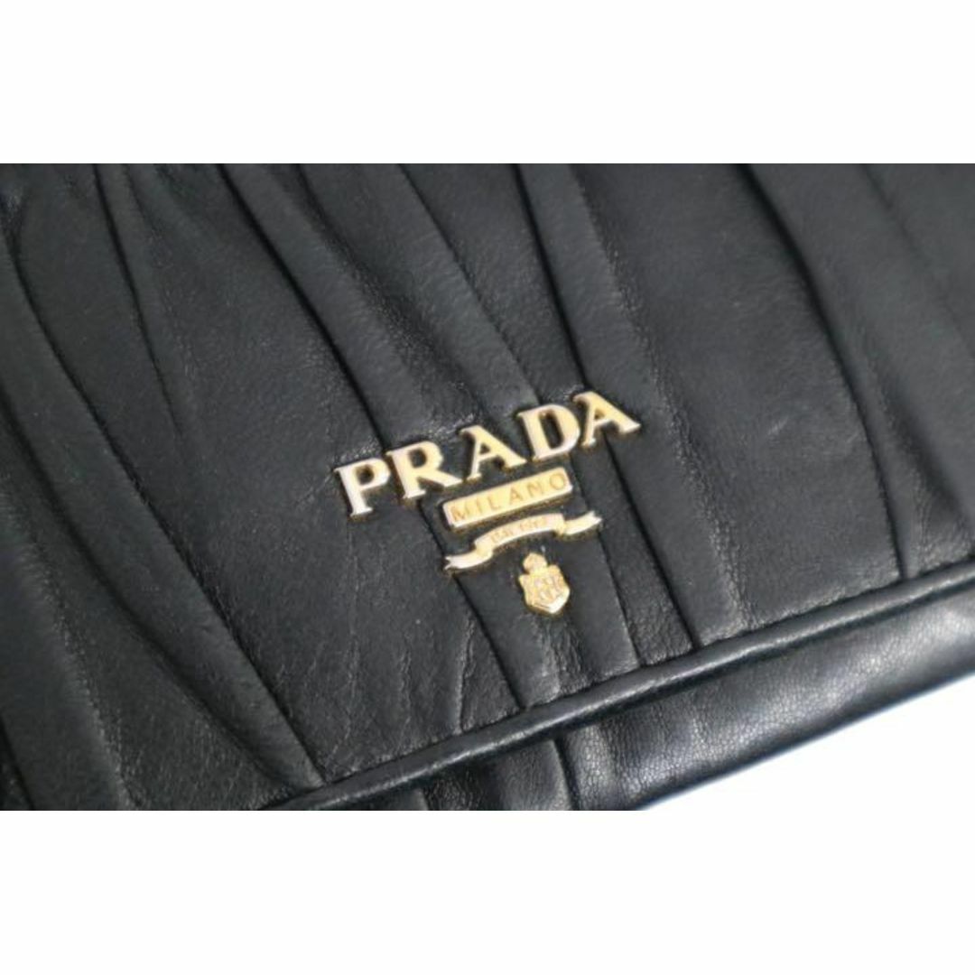 PRADA - PRADA プラダ 長財布 ギャザー レザー 定価88000円 黒の PRADA - PRADA プラダ 長財布 ギャザー レザー 定価88000円 黒の