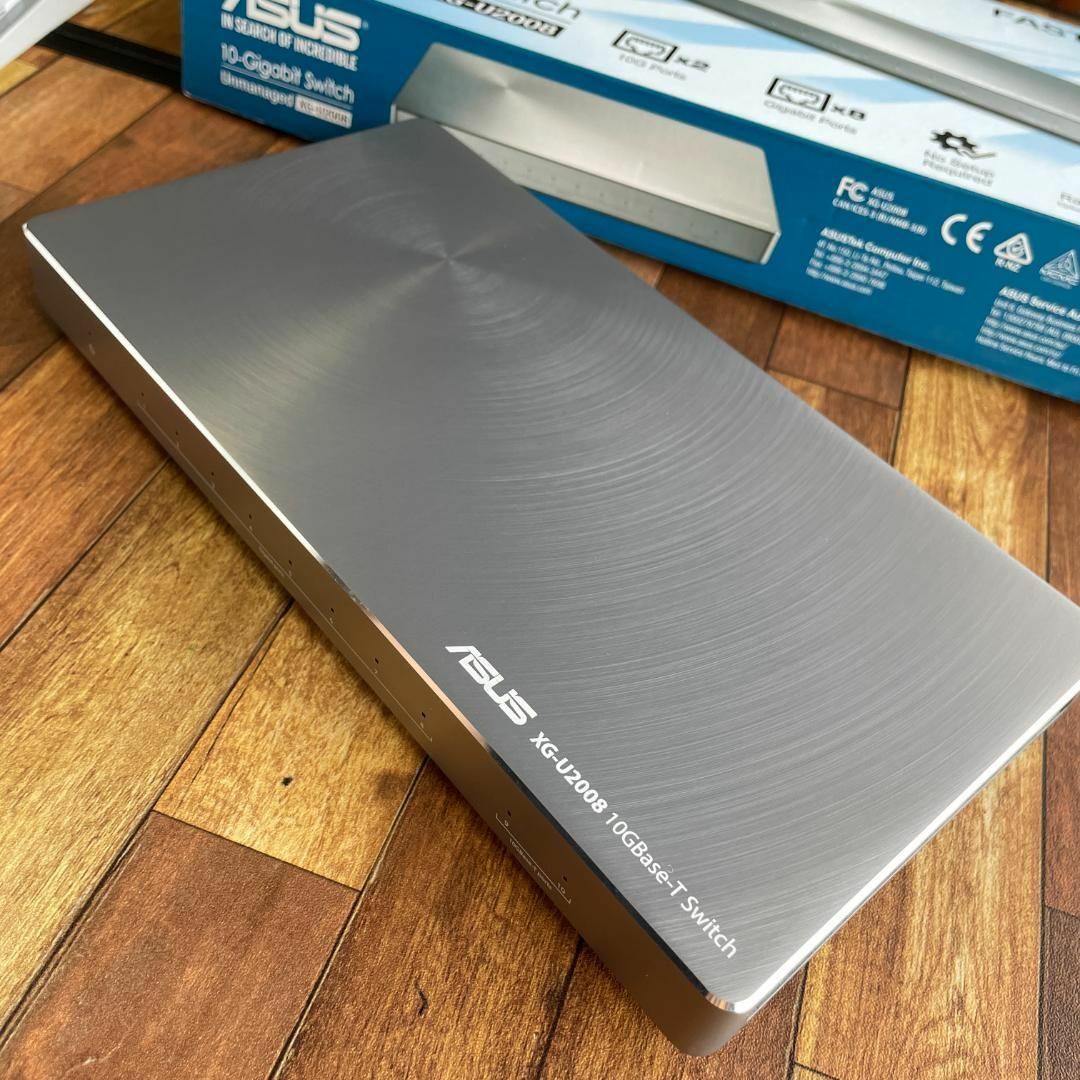 ASUS XG-U2008 10Gbps スイッチングハブ ASUS XG-U2008 10Gbps スイッチングハブ