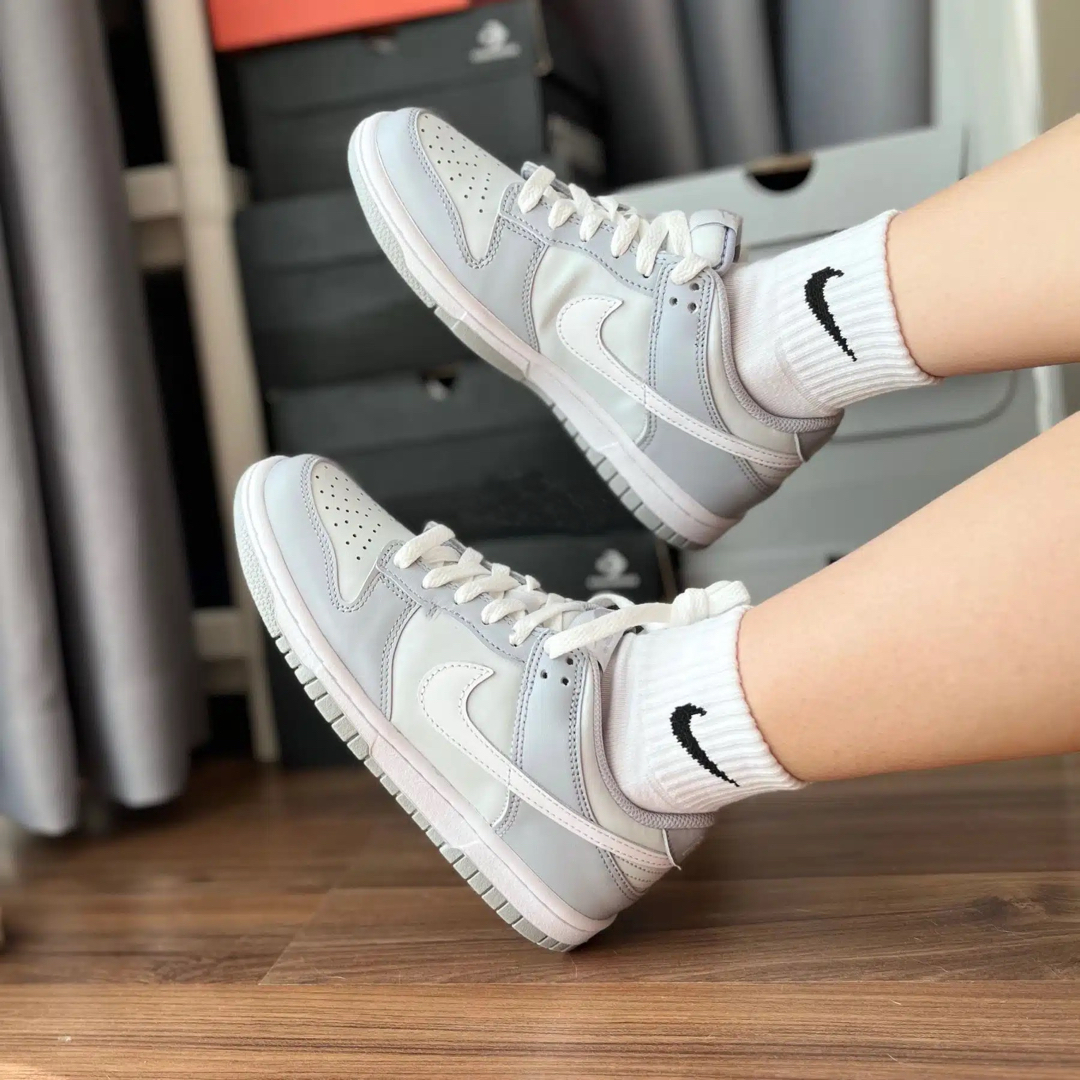 NIKE - 【新品24.5cm】NIKE ダンク ロー GS ウルフグレー NIKE - 【新品24.5cm】NIKE ダンク ロー GS ウルフグレー