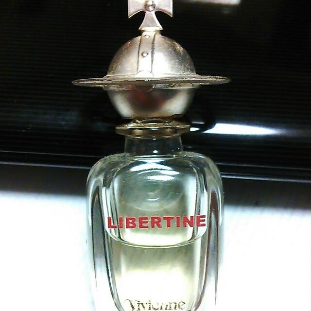 Vivienne Westwood(ヴィヴィアンウエストウッド)のヴィヴィアン ブドワール＆リバティン コスメ/美容の香水(香水(女性用))の商品写真