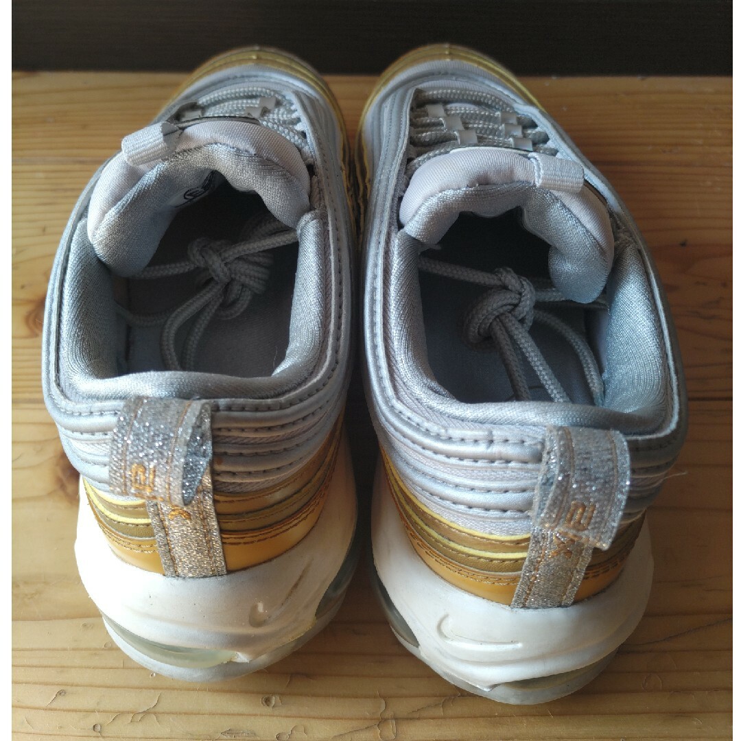 NIKE - 【値下げ】NIKE エアマックス97 ゴールド/シルバー NIKE - 【値下げ】NIKE エアマックス97 ゴールド/シルバー
