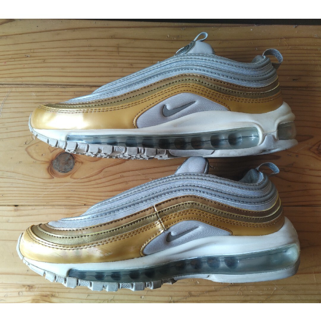 NIKE - 【値下げ】NIKE エアマックス97 ゴールド/シルバー NIKE - 【値下げ】NIKE エアマックス97 ゴールド/シルバー