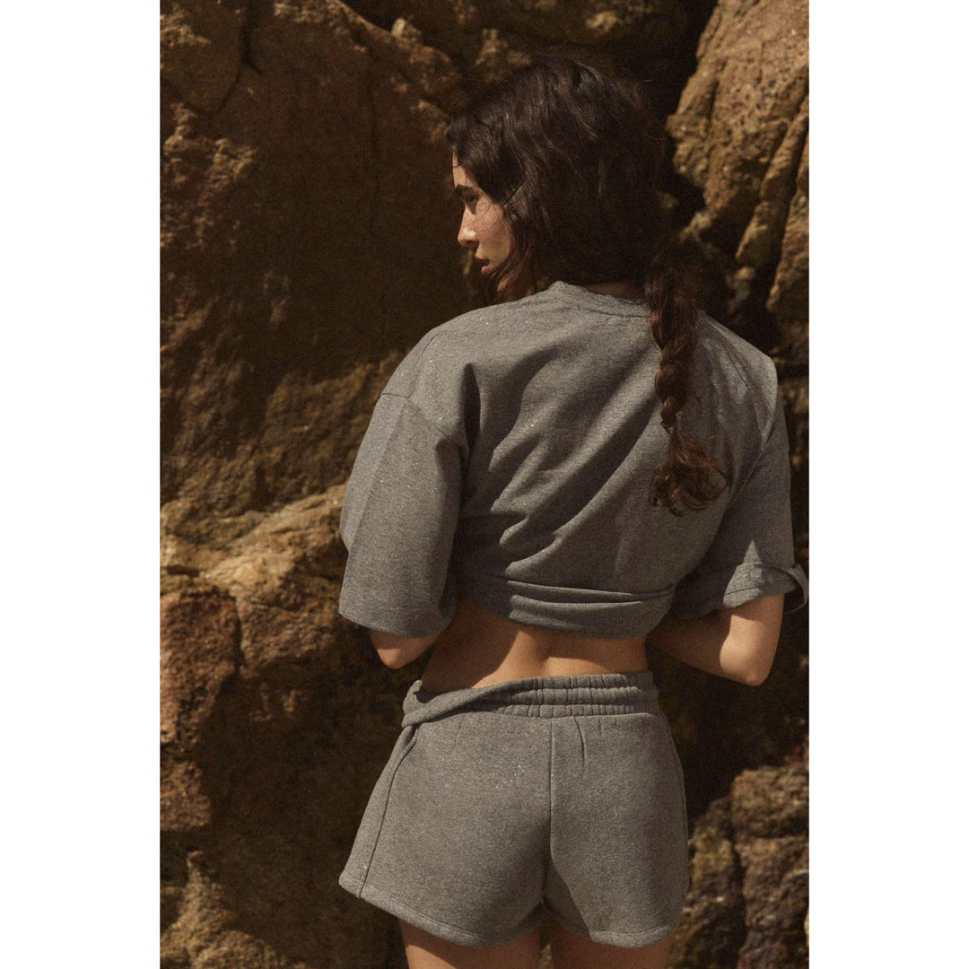 ZARA グリッターテキスト クロップドTシャツ ショートパンツ