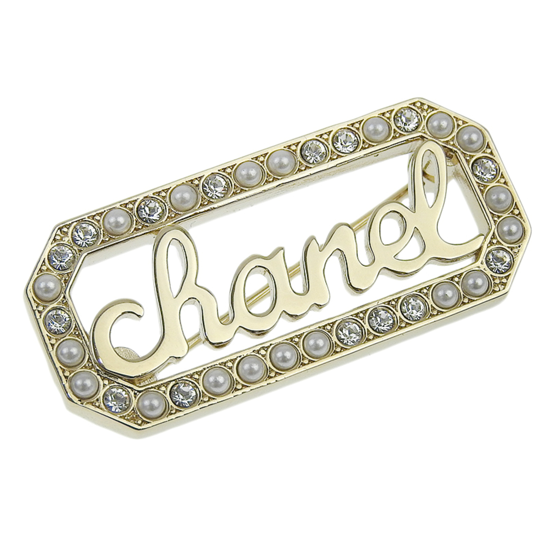【限定販売】 シャネル - CHANEL CHANEL ライン フェイクパール ロゴ ブローチ ブローチ