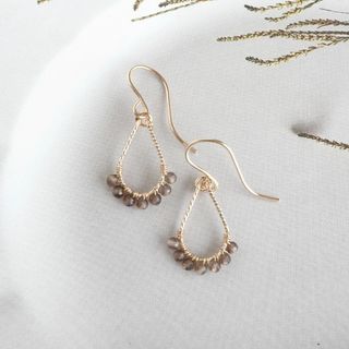 ✿SALE✿ 14kgf スモーキークォーツ 雫 スパークルフープ ピアス(ピアス)