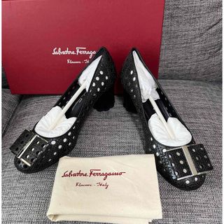 Salvatore Ferragamo(ハイヒール/パンプス ・ シルバー/銀色系 Salvatore Ferragamo(ハイヒール/パンプス ・ シルバー/銀色系