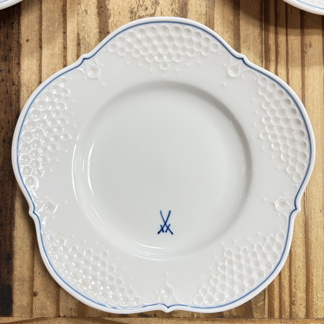 MEISSEN - MEISSEN マイセン ホワイトレリーフ 4枚セット 陶磁器 MEISSEN - MEISSEN マイセン ホワイトレリーフ 4枚セット 陶磁器