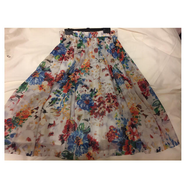 INED(イネド)のINED 花柄 フレアスカート レディースのスカート(ひざ丈スカート)の商品写真