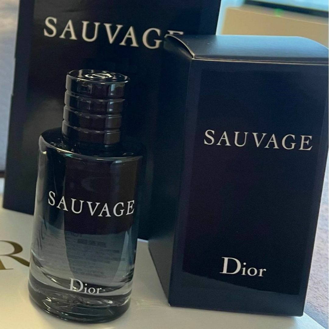 ソヴァージュ オードゥ パルファン 10ml DIOR SAUVAGE 香水の ソヴァージュ オードゥ パルファン 10ml DIOR SAUVAGE 香水の