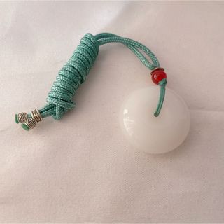 【新入荷】天然玉石　白玉（金糸玉）　平安ボタンネックレス　ドーナツ形KP-002(ネックレス)