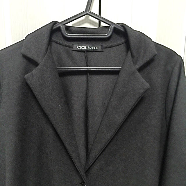 CECIL McBEE(セシルマクビー)のCECIL MacBEE スプリング チェスター コート 黒 レディースのジャケット/アウター(スプリングコート)の商品写真