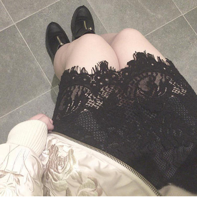 MERCURYDUO(マーキュリーデュオ)の起毛レースタイトスカート 新品未使用 レディースのスカート(ひざ丈スカート)の商品写真
