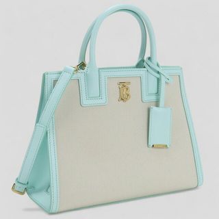BURBERRY(バッグ ・ グリーン・カーキ/緑色系)のフリマ BURBERRY(バッグ ・ グリーン・カーキ/緑色系)のフリマ