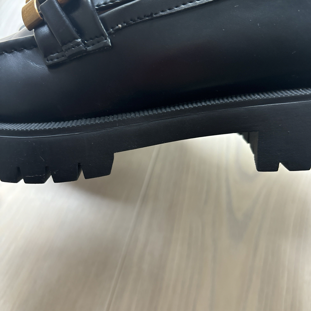 ZARA - ザラ トラック ソール ビジュー ローファーの通販 by ZARA - ザラ トラック ソール ビジュー ローファーの通販 by