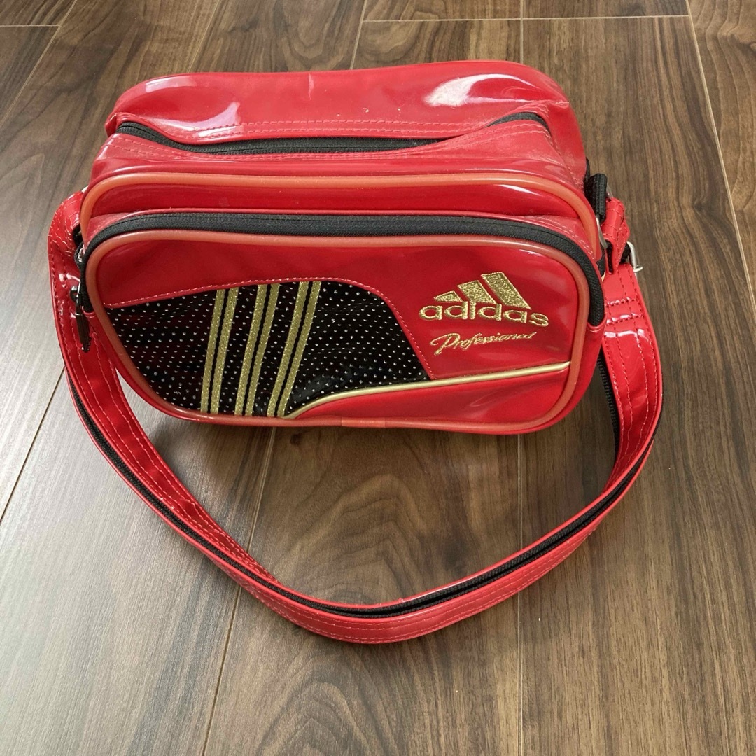 アディダスショルダーバッグスポーツエナメルバッグ 華々しく アディダスショルダーバッグスポーツエナメルバッグ 華々しく