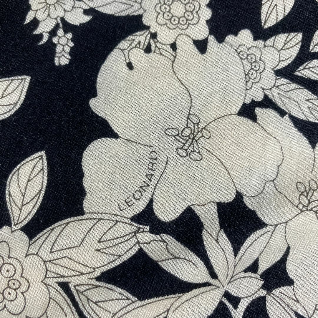 LEONARD - 美品　レオナール　カットソー　セーター　毛　絹　長袖　総柄　花柄　M 希少 LEONARD - 美品 レオナール カットソー セーター 毛 絹 長袖 総