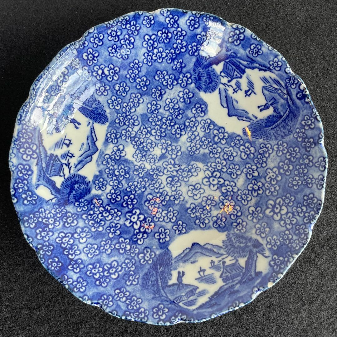古伊万里 染付 中深皿 直径18cm 花文 山水 窓絵 骨董 アンティーク エンタメ/ホビーの美術品/アンティーク(陶芸)の商品写真