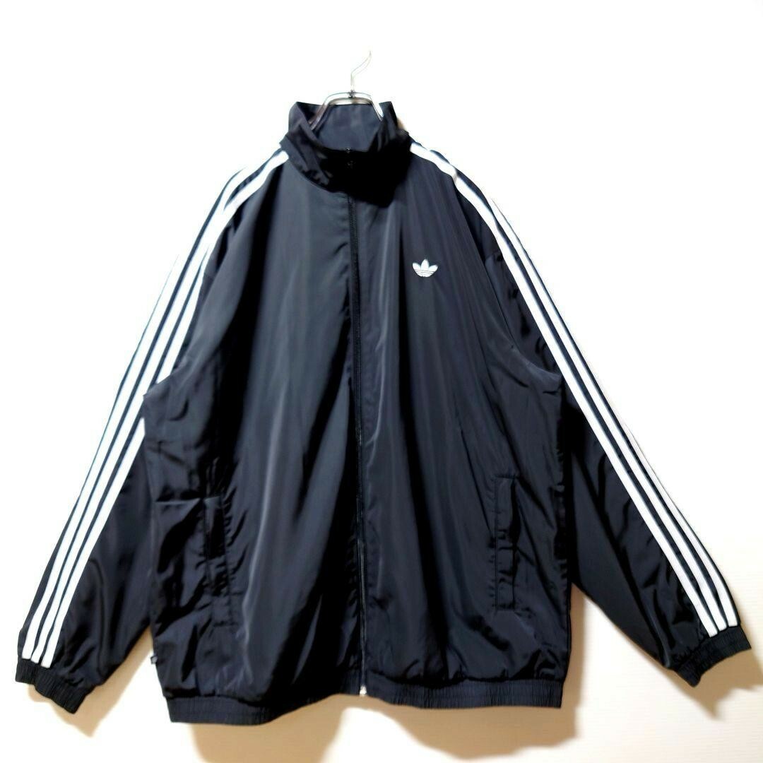 注目ショップ アディダス シャドーストライプ中綿裏起毛ナイロン上下 しかけ 青白M アディダス
