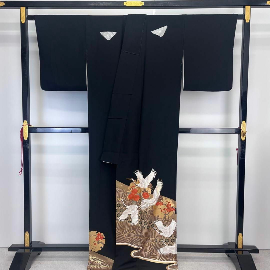 黒留袖 飛翔鶴 雪輪 梅 亀甲 波柄 金彩 金駒刺繍 トールサイズ K 黒留袖 飛翔鶴 雪輪 梅 亀甲 波柄 金彩 金駒刺繍 トールサイズ K