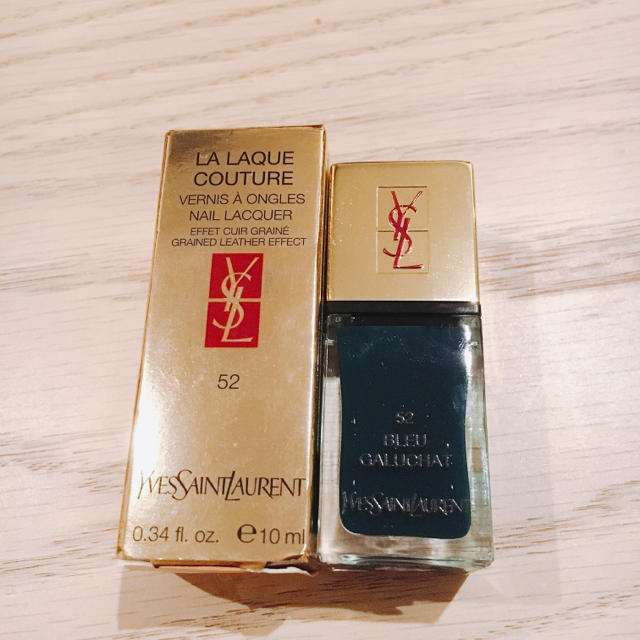 Yves Saint Laurent Beaute(イヴサンローランボーテ)の★限定色★イヴ・サンローラン ネイル #52 コスメ/美容のネイル(マニキュア)の商品写真