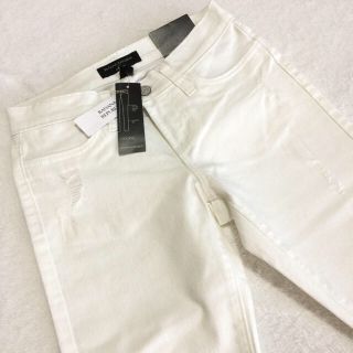 バナナリパブリック(Banana Republic)のSALE♡新品✨ダメージ加工 ホワイト レギンスパンツ(スキニーパンツ)