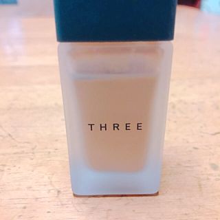 スリー(THREE)のTHREE リキッドファンデーション 204(ファンデーション)