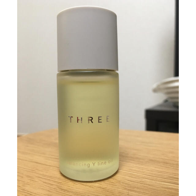 THREE(スリー)のTHREE バランシング Yラインオイル コスメ/美容のスキンケア/基礎化粧品(美容液)の商品写真