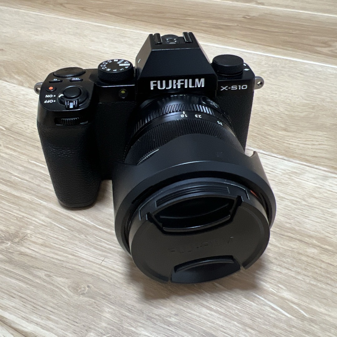 FUJIFILM X-S10 XF18-55mmレンズキット(おまけ付き) FUJIFILM X-S10 XF18-55mmレンズキット(おまけ付き)