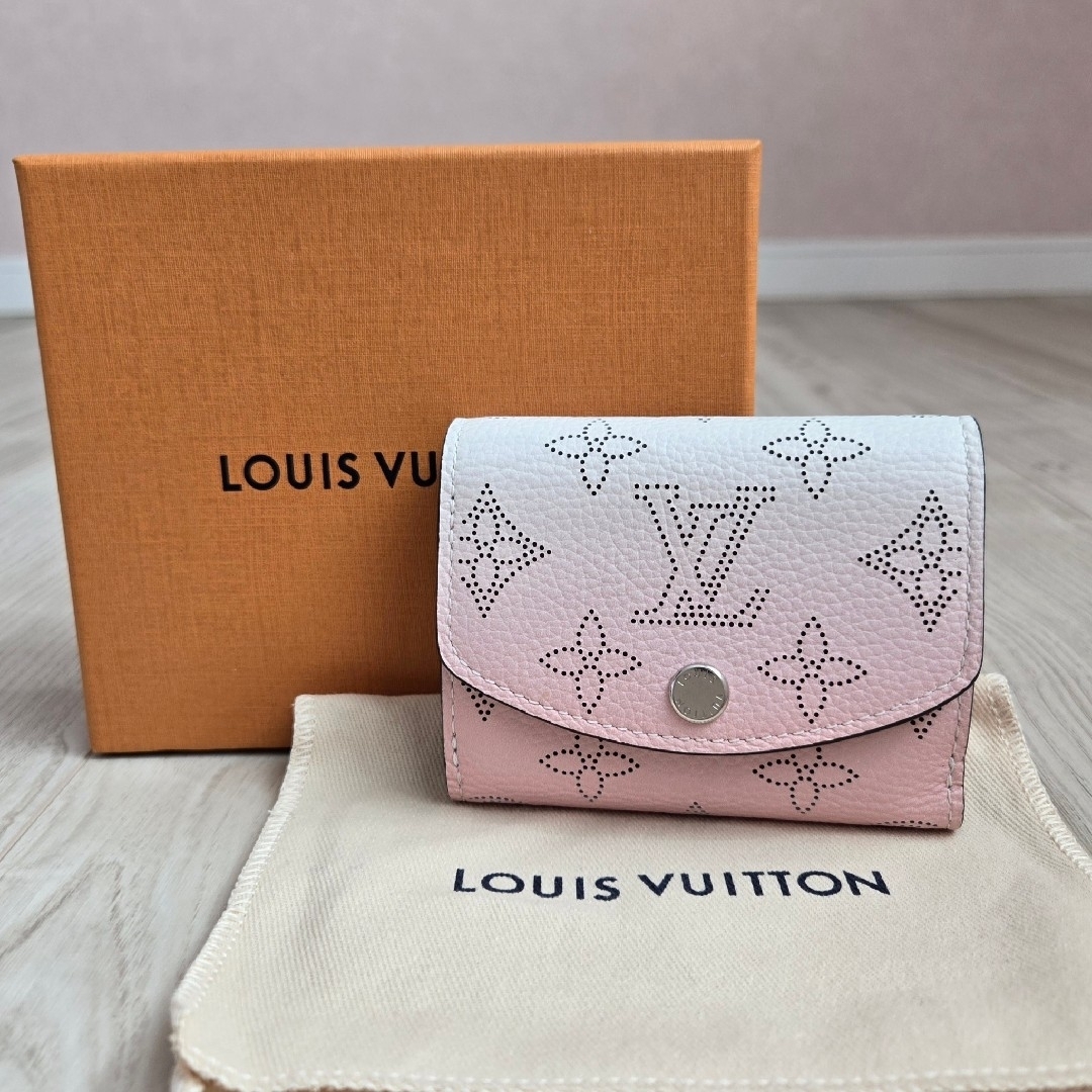 超極美品✨ルイヴィトン マヒナ イリス XS 三つ折り財布 超極美品✨ルイヴィトン マヒナ イリス XS 三つ折り財布