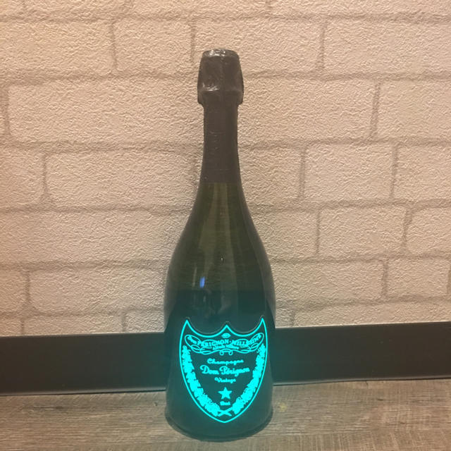 Dom Pérignon(ドンペリニヨン)のドンペリ ルミナス 2006 食品/飲料/酒の酒(シャンパン/スパークリングワイン)の商品写真