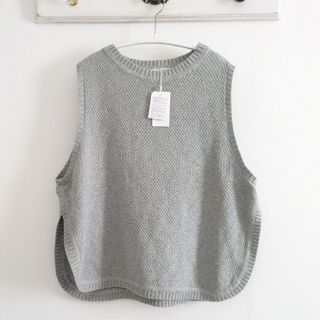 ムモクテキ 鹿の子 編み ニット ベスト サイドスリット 綿100 ナチュランの通販|ラクマ ムモクテキ 鹿の子 編み ニット ベスト サイドスリット 綿100 ナチュランの通販|ラクマ