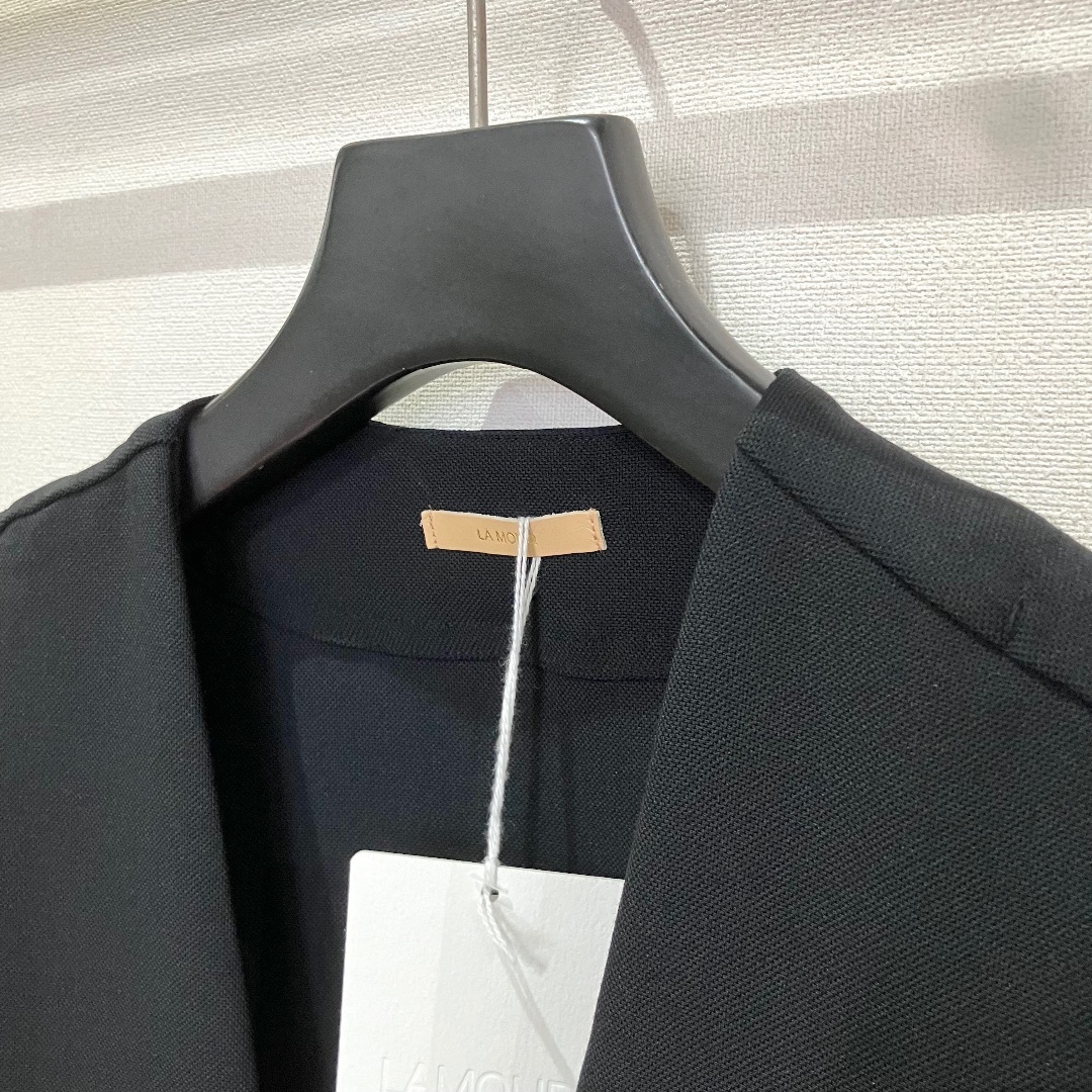 新品 LAMOND ラモンド ノーカラー ジャケット Lサイズ 新品 LAMOND ラモンド ノーカラー ジャケット Lサイズ