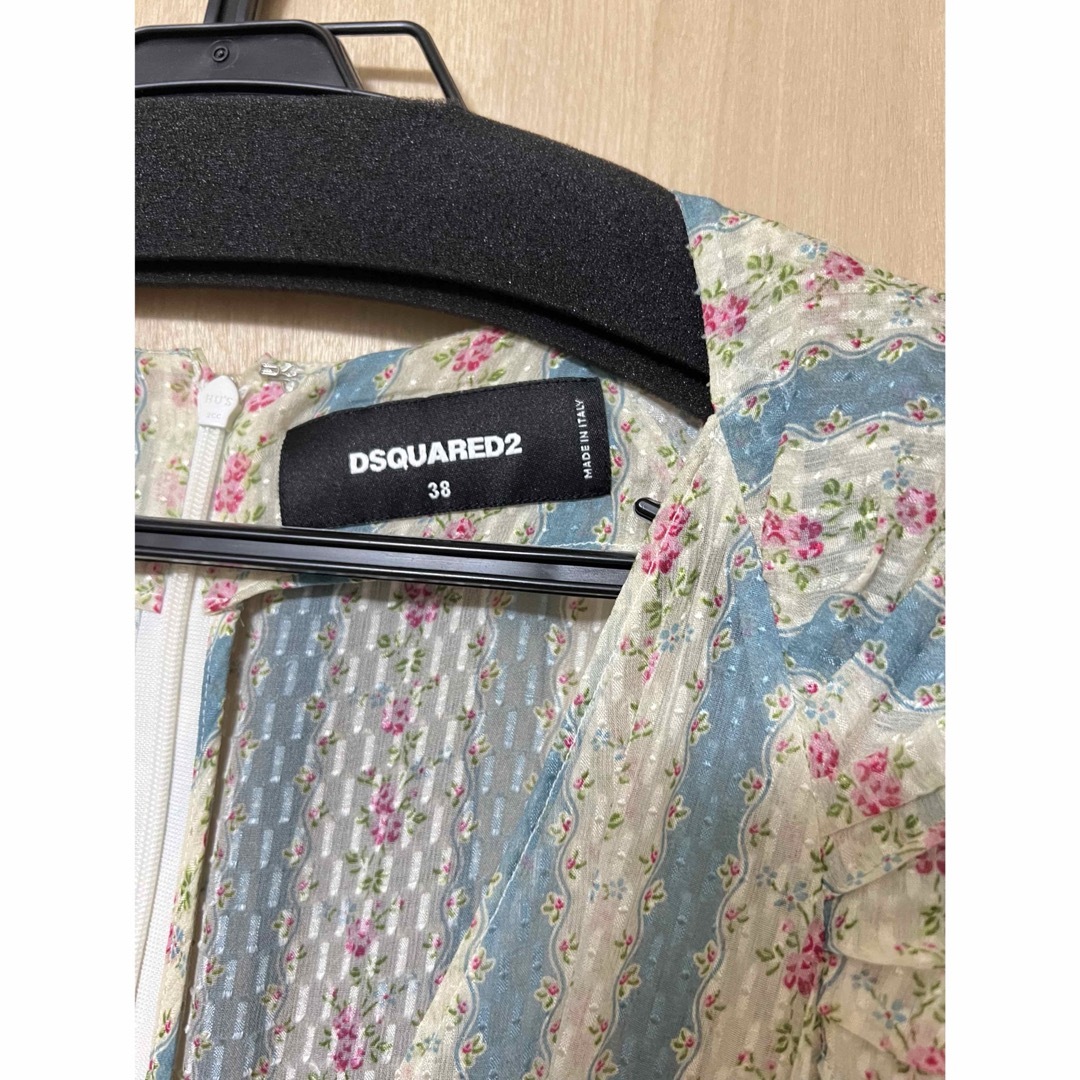 短期間出品・値下げ不可・定価23万・美品・DSQUARED2 花柄ドレス 38 短期間出品・値下げ不可・定価23万・美品・DSQUARED2 花柄ドレス 38