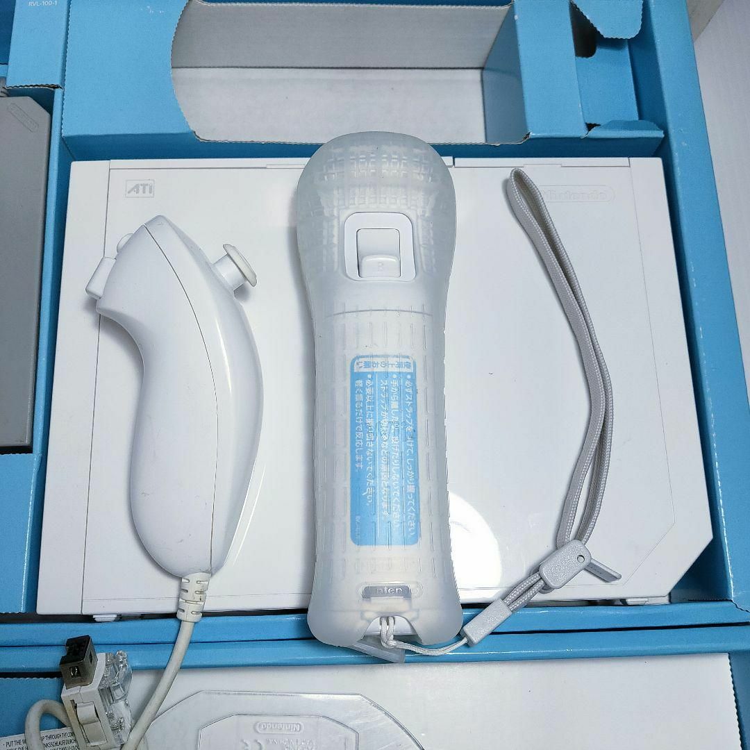 綺麗 任天堂 箱付き Wii 本体 リモコン ヌンチャク センサーバー