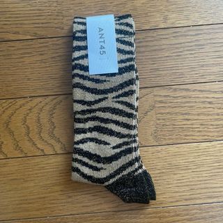 アパルトモンドゥーズィエムクラス(L'Appartement DEUXIEME CLASSE)の【ANTE45/アント クワランタチンクエ】 MALDEN ZEBRASOCKS(ソックス)