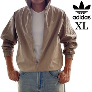 オリジナルス(Originals（adidas）)の新品XL】アディダス刺繍トラックジャケット ジャージトップ　綿ベージュブラウン(ジャージ)