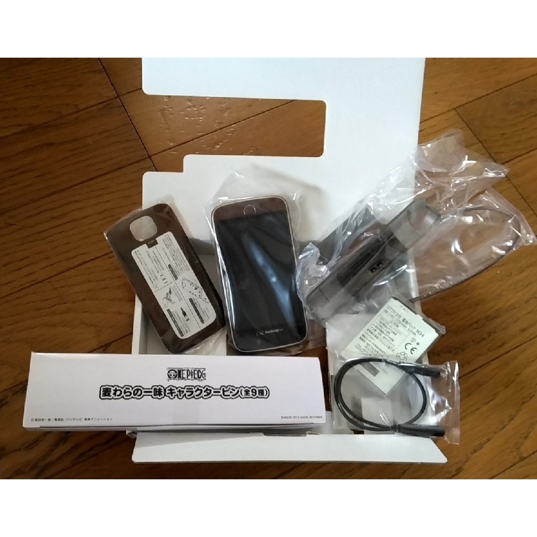 docomo NEC N-02E ONE PIECE セット 宝樹アダム スマートフォン本体 docomo NEC N-02E ONE PIECE セット 宝樹アダム スマートフォン本体