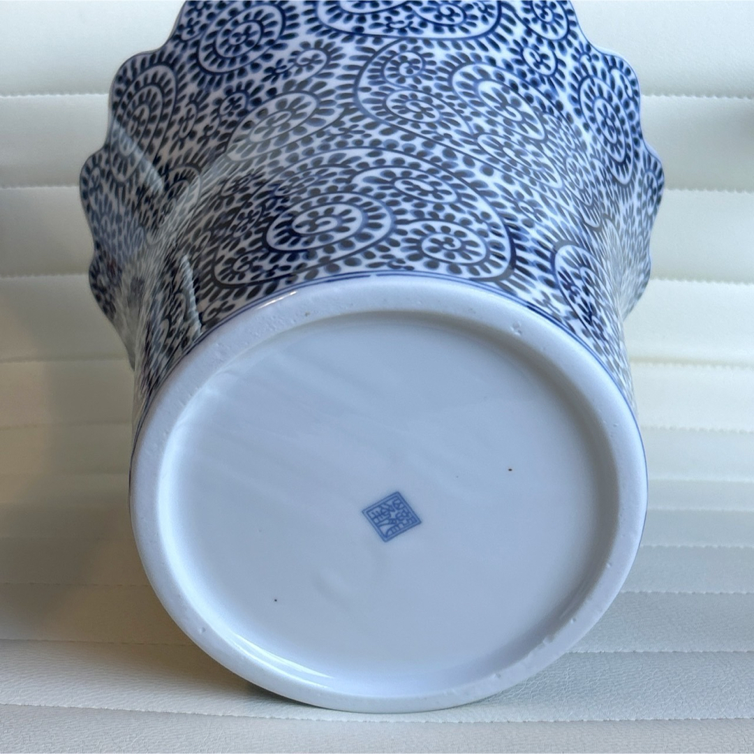 有田焼 - 龍峰窯 染付蛸唐草 陶器製 花型 鉢カバー プランター 有田焼 - 龍峰窯 染付蛸唐草 陶器製 花型 鉢カバー プランター