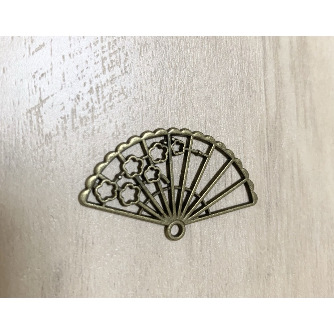 人気 金属 レジン チャーム 扇子 ストラップ 透かし ハンドメイド チャーム
