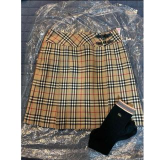 バーバリーキッズスカート 未使用近い 美品 ベージュ ベルト付き バーバリーキッズスカート 未使用近い 美品 ベージュ ベルト付き