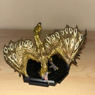 モンハン スタンダードモデル リオレイア希少種 フィギュア(ゲームキャラクター)