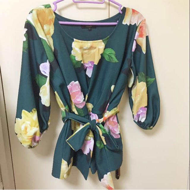 rienda(リエンダ)のn様専用♡rienda♡マルチフラワーTops レディースのトップス(カットソー(長袖/七分))の商品写真